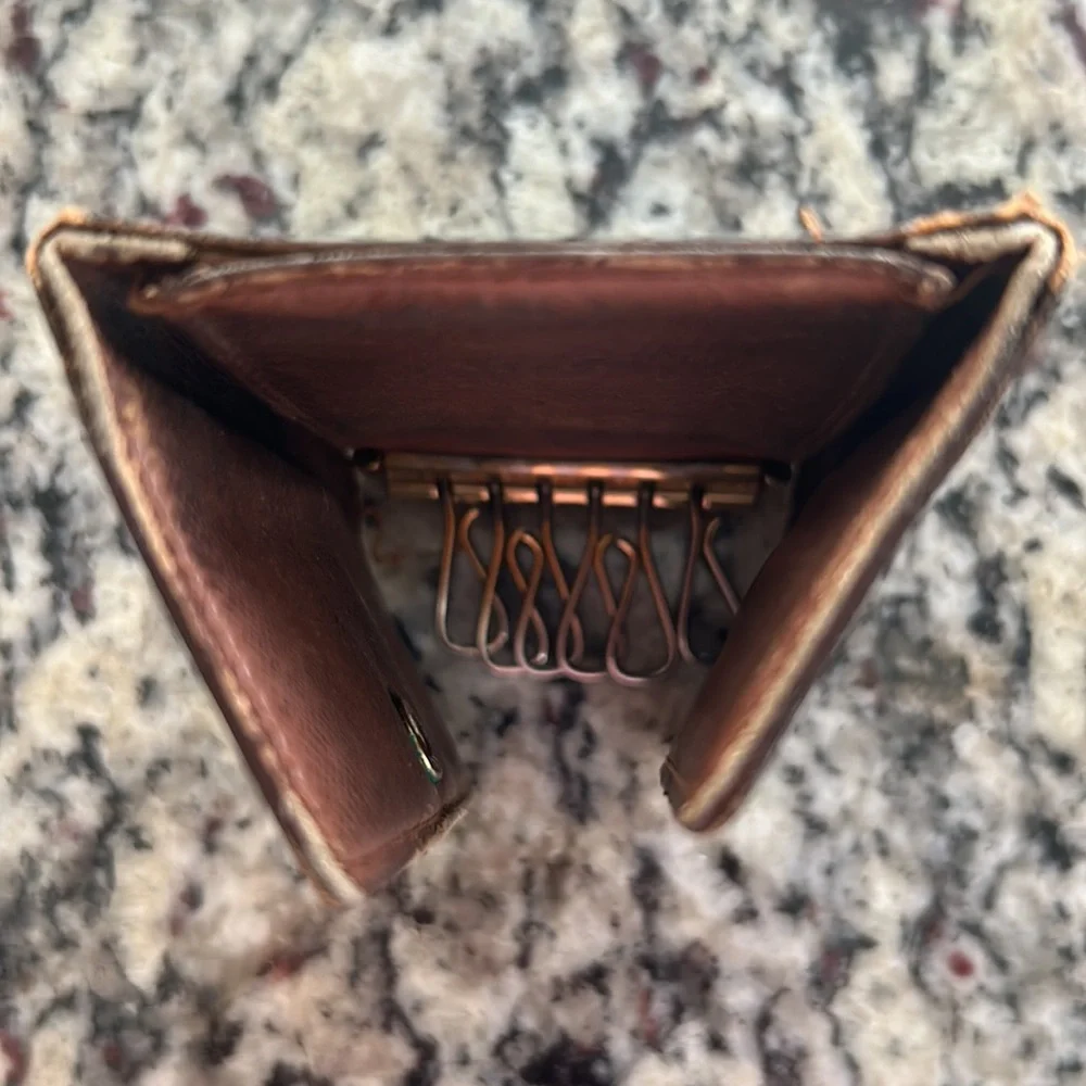 Louis Vuitton Monogram Key Case - Picture 6 of 11